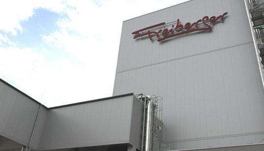 Außenansicht auf einen Produktionsbetrieb für gekühlte Waren umgebaut durch G+H Kühllagerbau