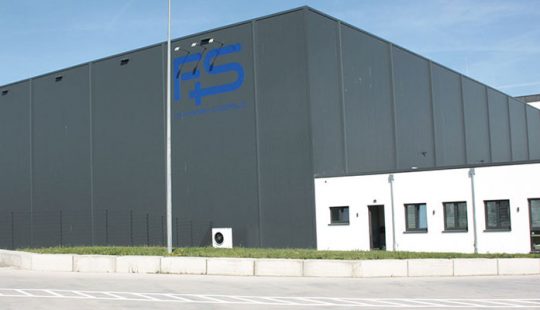 Außenansicht auf einen Produktionsbetrieb für gekühlte Waren umgebaut durch G+H Kühllagerbau