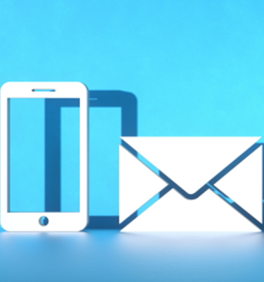 Gestaltetes Bild von Briefumschlag und Handy